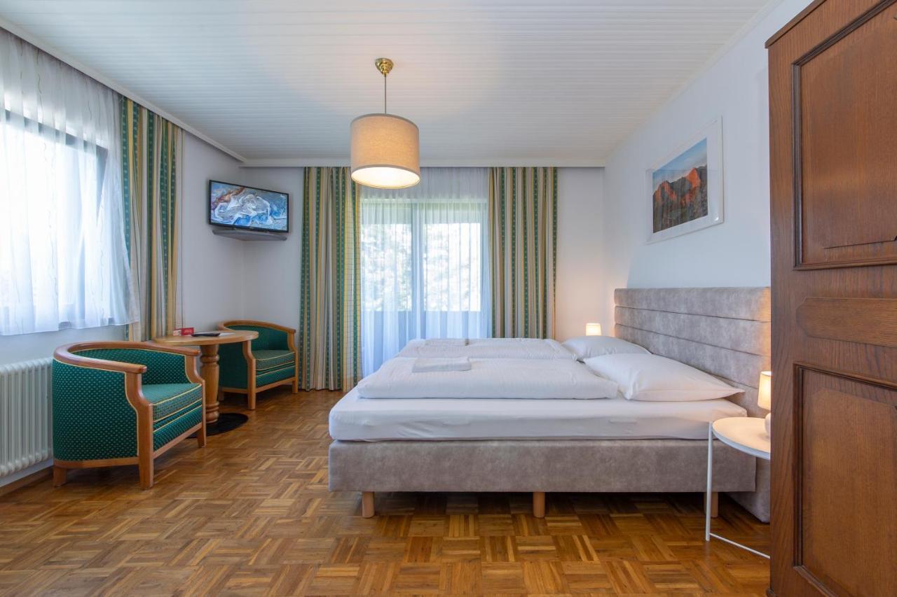 Tirolerhof Ξενοδοχείο Sankt Georgen im Attergau Εξωτερικό φωτογραφία