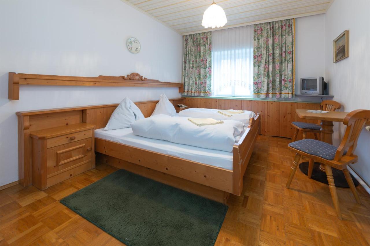 Tirolerhof Ξενοδοχείο Sankt Georgen im Attergau Εξωτερικό φωτογραφία